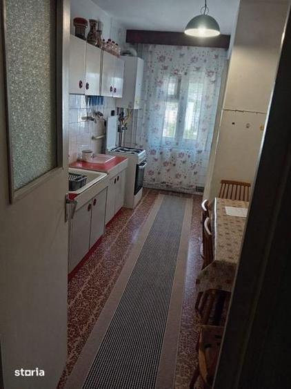 Apartament cu 4 camere în Andrei Mureșanu