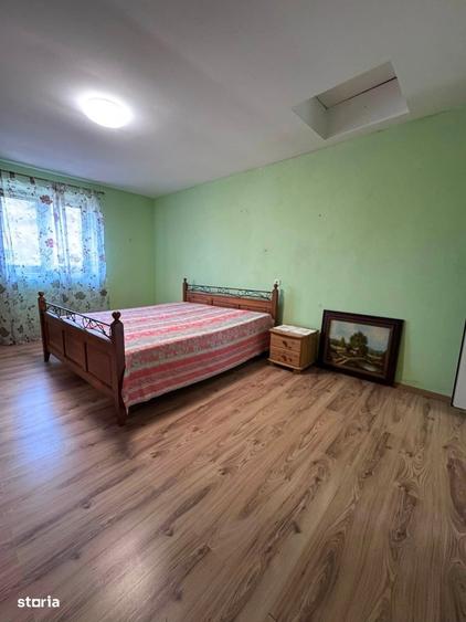 Casă cu 2 camere cu Teren 2380 Mp în Iacobeni