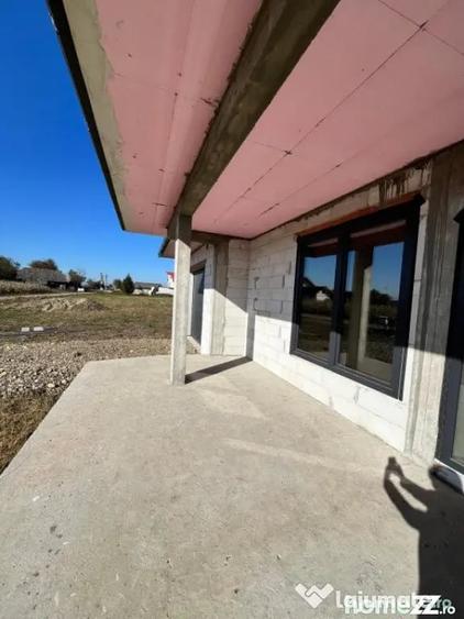 Casă cu 4 camere cu Teren 1000 Mp în Frătăuții Vechi