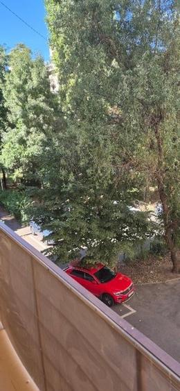 Apartament cu 3 camere semidecomandat, mobilat în Lujerului
