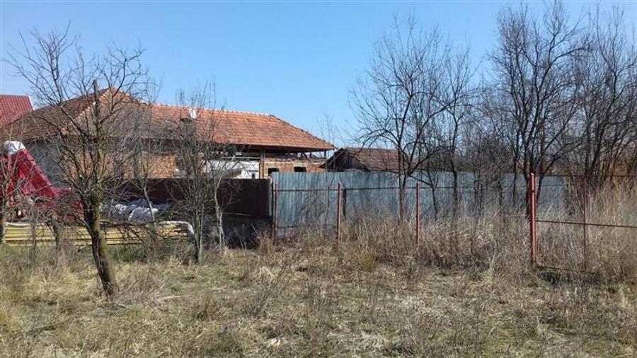 Teren Construcții intravilan de 2800 mp, în Almaș