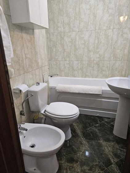 Garsonieră decomandată, mobilată în Bd. Coșbuc