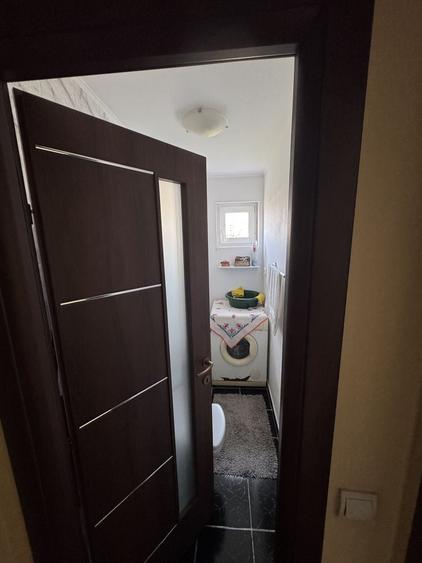 Apartament cu 3 camere decomandat în Giurgeni