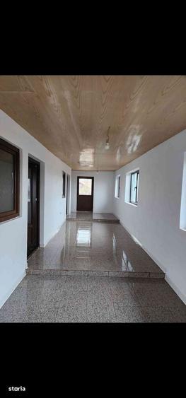 Casă cu 4 camere în Călugăru