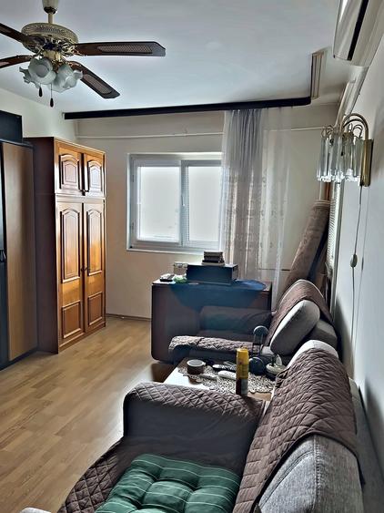 Apartament cu 2 camere decomandat în Republicii