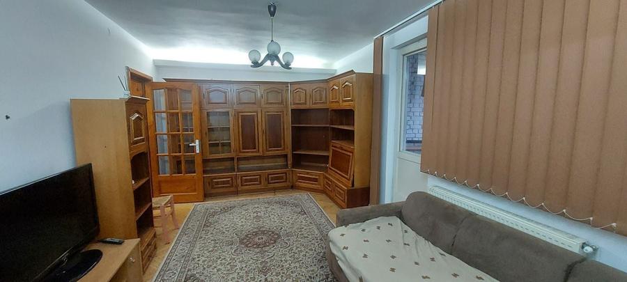 Apartament cu 3 camere decomandat în Dâmbu Pietros