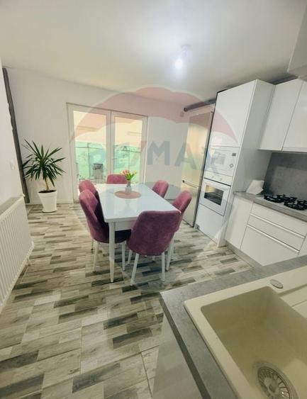Duplex cu 6 camere cu Teren 229 Mp în Est
