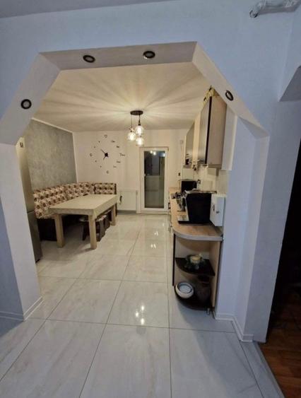 Vând apartament  - 1