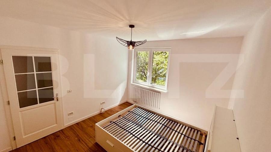 Apartament cu 3 camere semidecomandat în Ultracentral