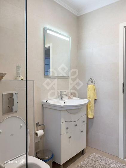 Apartament cu 3 camere decomandat în Ciupercenii Noi