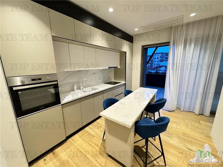 Penthouse cu 4 camere decomandat în Dacia
