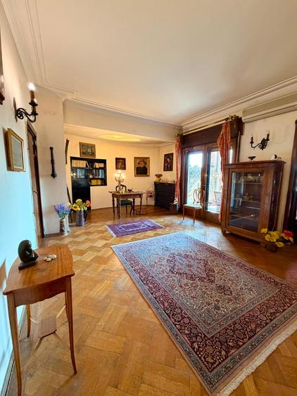 APARTAMENT INTERBELIC DE EXCEPȚIE / 6 CAMERE /190 MP TOTALI / MÂNTULEASA - 1