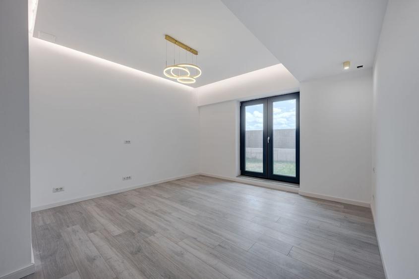 Apartament cu 6 camere decomandat în Nord