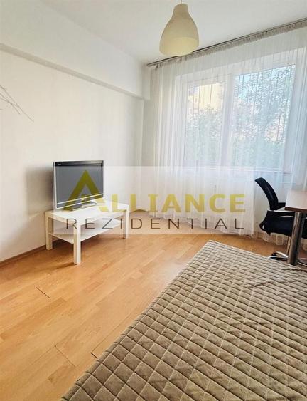 Apartament cu 3 camere decomandat, mobilat în Tineretului