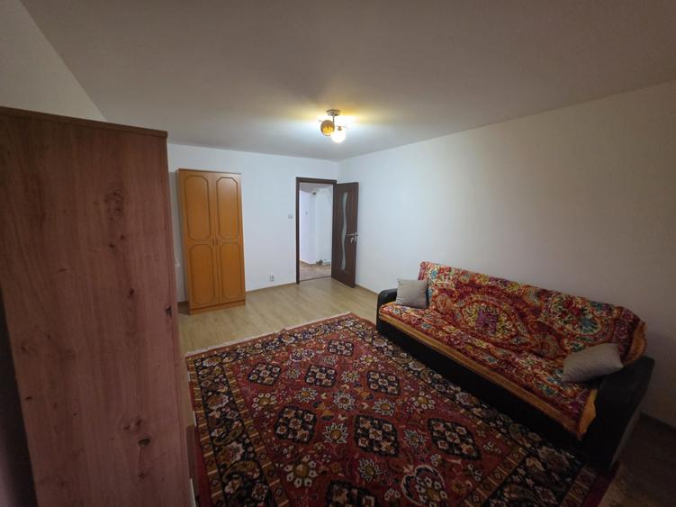 Apartament cu 2 camere decomandat în Exterior Vest