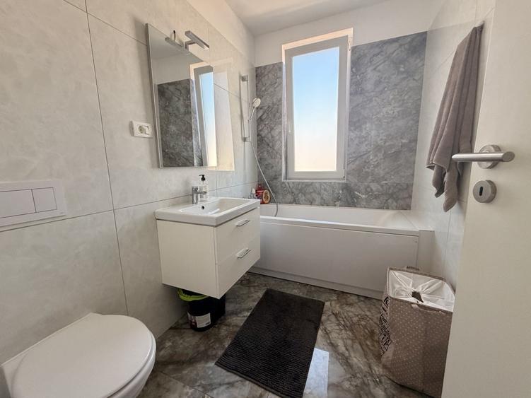 Apartament cu 3 camere decomandat, mobilat în Dumbrăvița