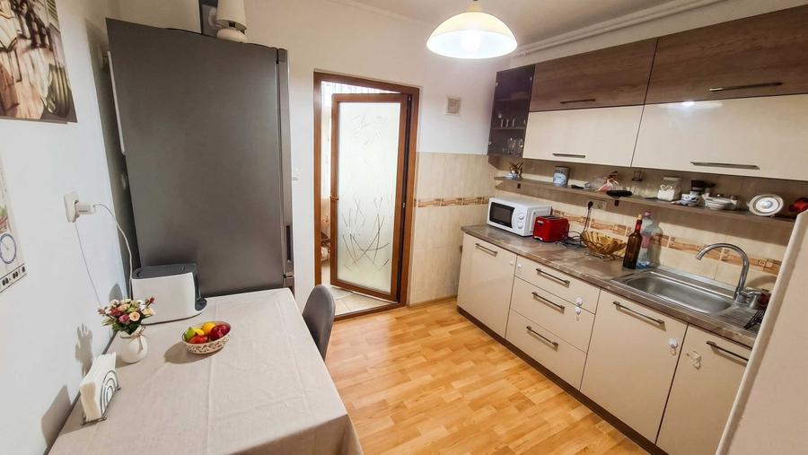 Apartament cu 2 camere decomandat în Central