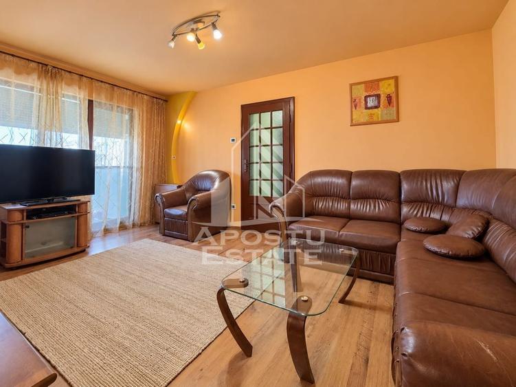 Apartament cu 4 camere decomandat, mobilat în Malul Mureșului
