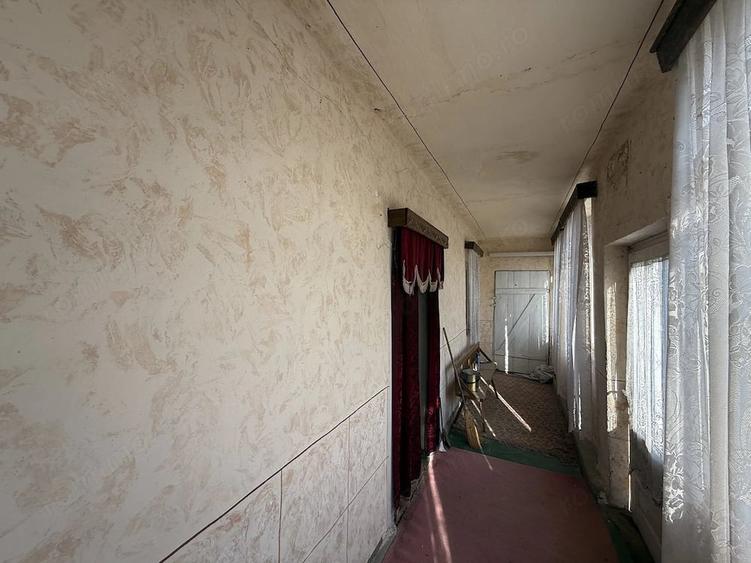 Casă cu 3 camere cu Teren 2195 Mp în Covăsinț