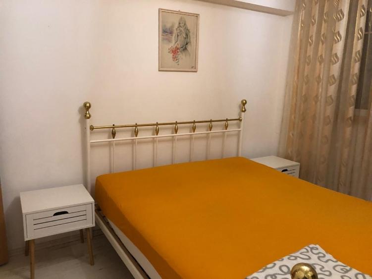 Apartament cu 2 camere decomandat în B-dul București