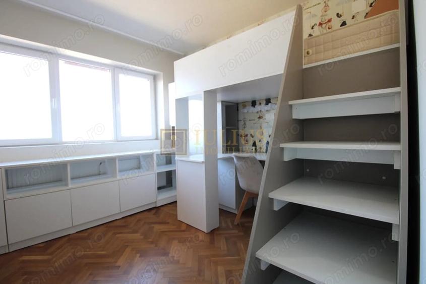Apartament cu 3 camere semidecomandat, mobilat în Semicentral