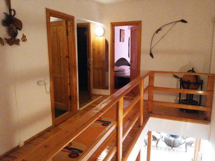 Casă cu 4 camere în Central