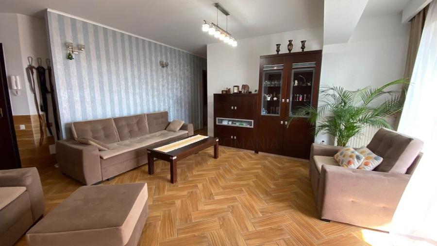 Apartament cu 3 camere semidecomandat, mobilat în Sisești