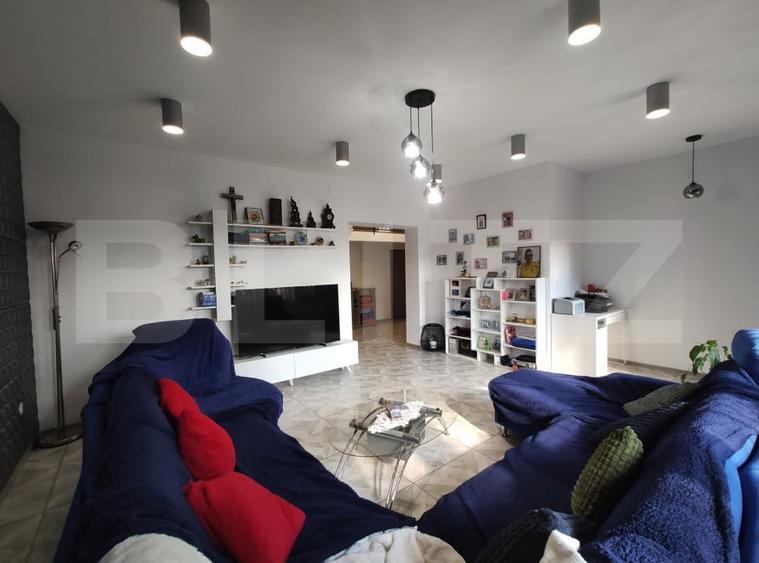 Casă individuală cu 7 camere cu Canalizare în Dorolț