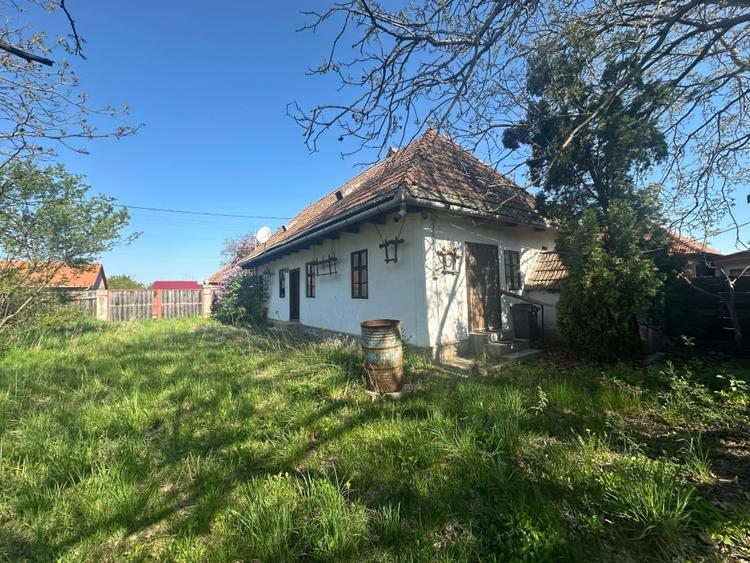 Casă cu 2 camere cu Canalizare în Ozun