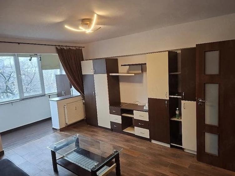 Garsonieră semidecomandată în Costin Georgian