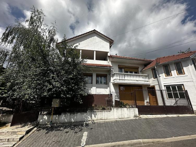 Casă cu 3 camere cu Teren 529 Mp în Central