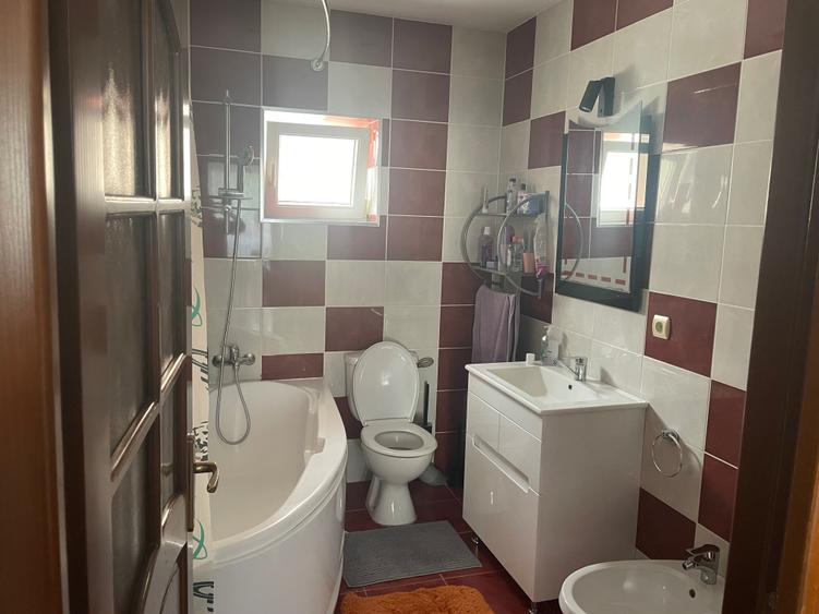Casă cu 3 camere în Central