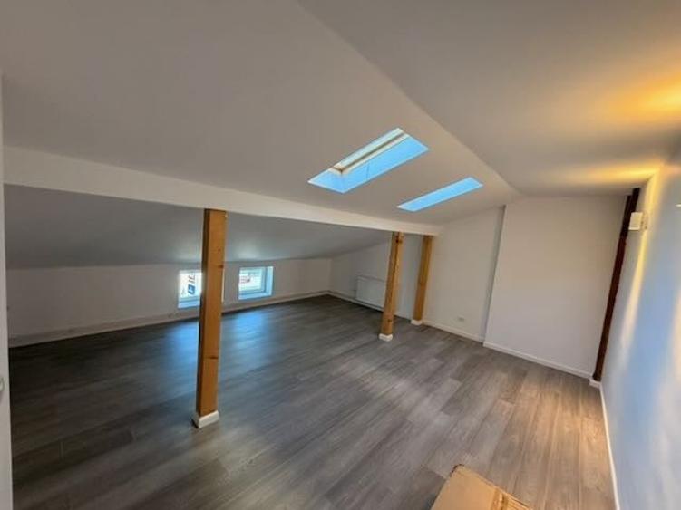 Apartament cu 6 camere decomandat, mobilat în Clucerului