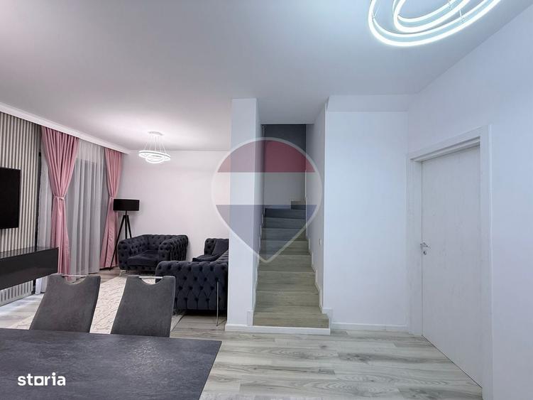 Casă cu 4 camere în Ghionea