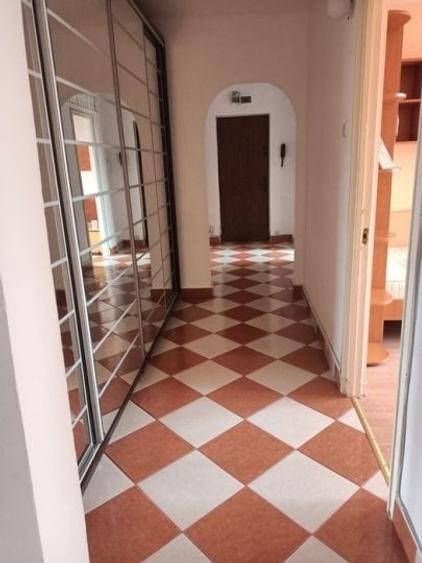 Apartament cu 3 camere decomandat, mobilat în Militari