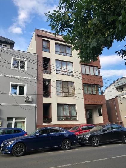 Apartament cu 3 camere decomandat, mobilat în Bucureștii Noi