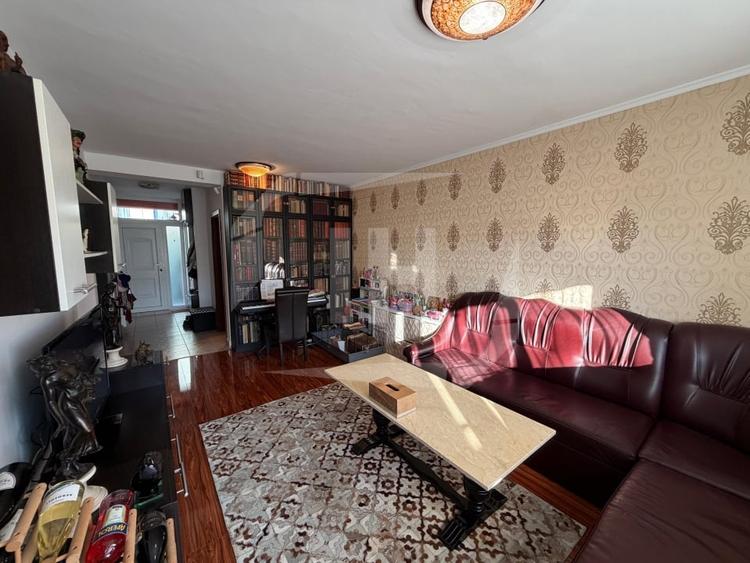 Duplex cu 4 camere cu Canalizare în Bună Ziua