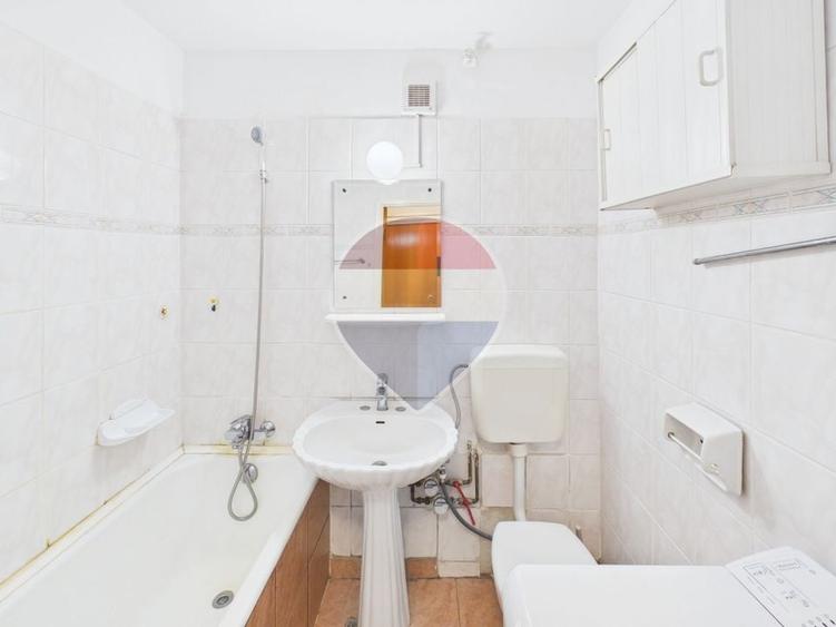 Apartament cu 3 camere decomandat, mobilat în Brâncoveanu