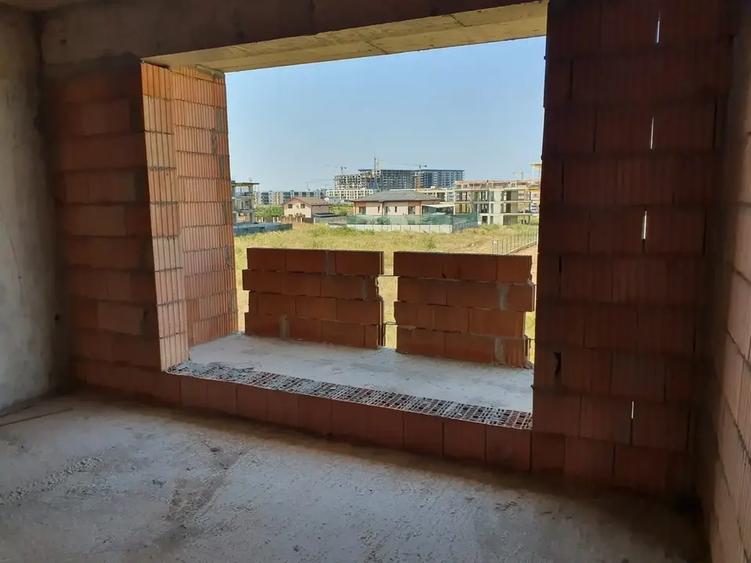 Apartament cu 3 camere decomandat în Theodor Pallady