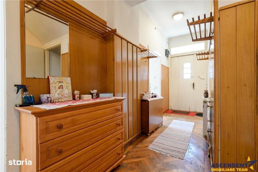 Casă cu 2 camere cu Teren 356 Mp în Brașovul Vechi