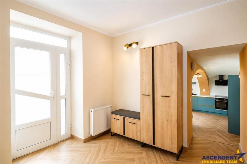 Apartament cu 3 camere nedecomandat în Est