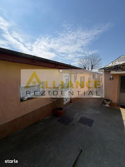 Casă cu 5 camere cu Teren 754 Mp în Glina