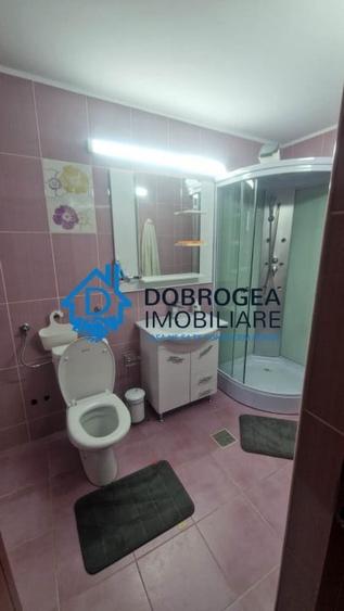 Apartament cu 4 camere decomandat, mobilat în Central