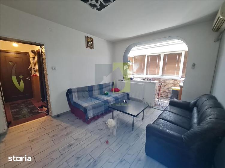 Apartament cu 3 camere semidecomandat în Ultracentral