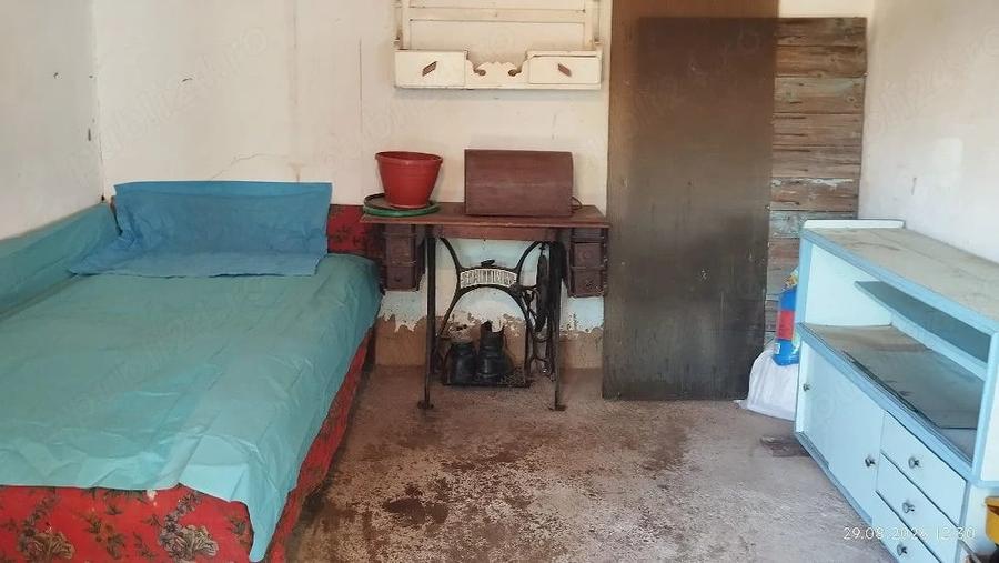 Casă cu Teren 1900 Mp în Sascut