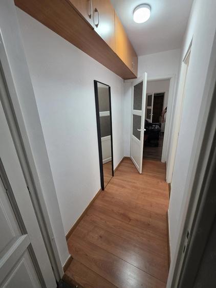 Apartament cu 3 camere semidecomandat în Cetății