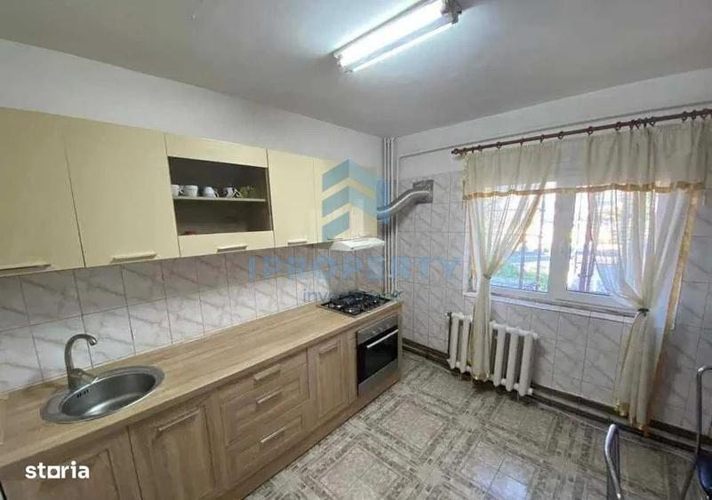Apartament cu 3 camere decomandat în Sebastian