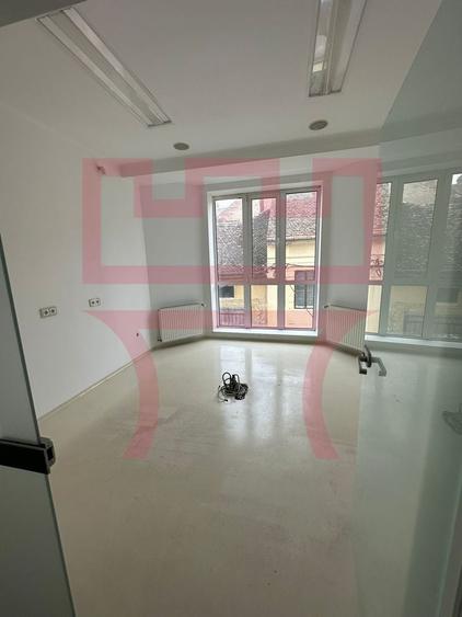 Birou, de 1,200 mp, în Gheorgheni
