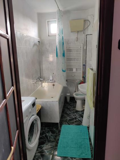 Apartament cu 2 camere semidecomandat în Complex Studențesc