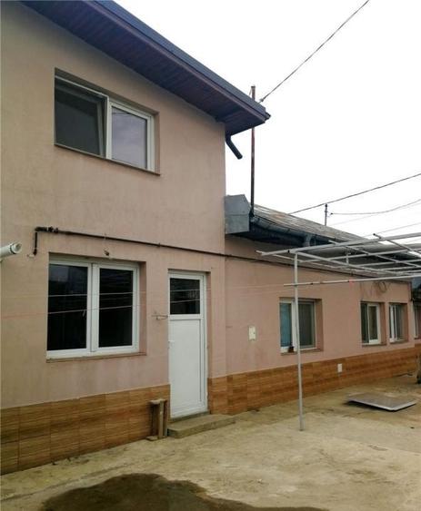 Casă individuală cu 4 camere cu Canalizare în Rahova